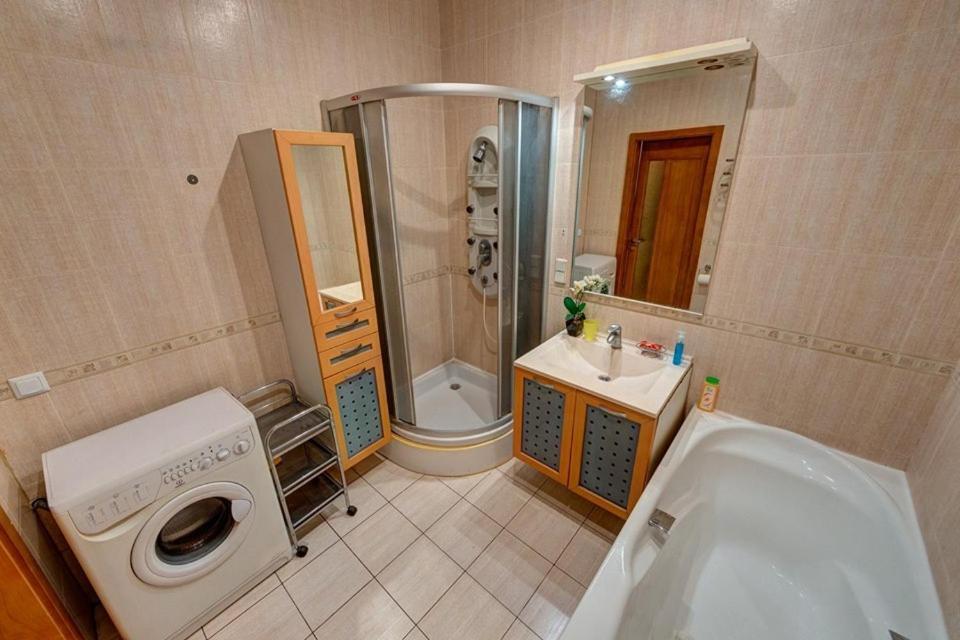 Apartments On Shota Rustaveli Kijev Kültér fotó